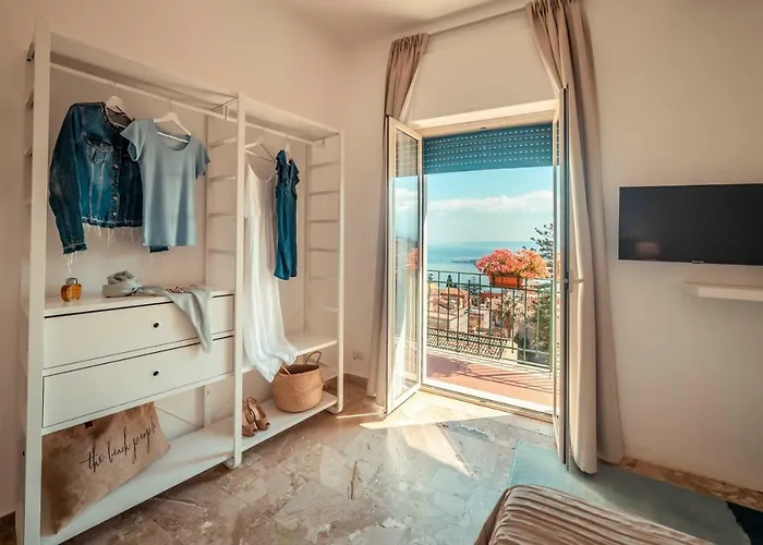 Bed and Breakfast Teatro Greco 39 3*